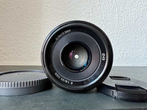 Sony sel35f18 1 8 - f/1.8, oss